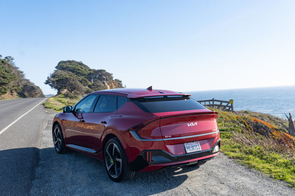 L'EV6 GT pourrait avoir plus de puissance qu'une supercar des années 1990, mais le compromis est beaucoup moins d'autonomie que les EV6 moins puissants. 