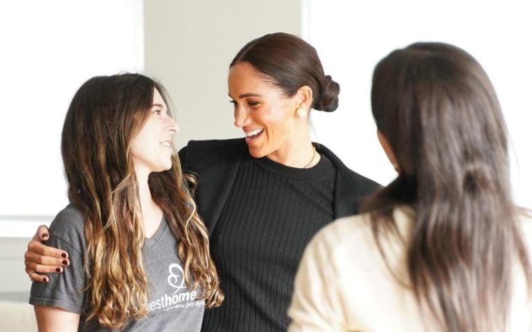 La duchesse de Sussex rend visite à un organisme de bienfaisance pour les femmes enceintes sans abri