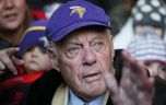 Bud Grant a guidé les Blue Bombers de Winnipeg vers quatre championnats de la Coupe Grey en cinq ans, de 1958 à 1962.