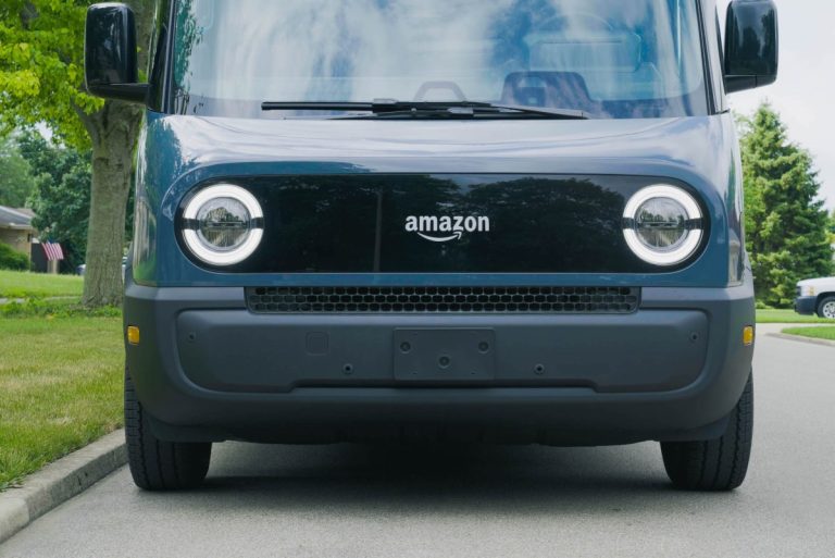 Rivian en pourparlers avec Amazon pour supprimer la clause d’exclusivité de l’accord sur les fourgonnettes électriques