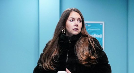 Stacey Slater d'EastEnders prise pour vol d'argent