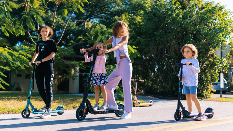 Achetez un E-Scooter SmooSat Adulte, Recevez un E-Scooter Enfant Gratuit