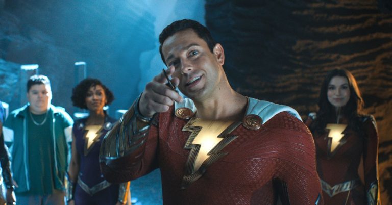  Shazam !  Les scènes post-crédits de Fury of the Gods promettent que Shazam reviendra … d'une manière ou d'une autre
