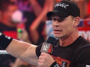 John Cena apparaît à WWE Raw pour son 20e anniversaire en juin 2022.