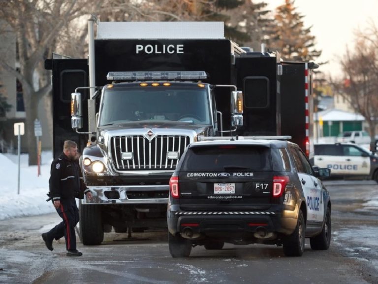 ‘HORRIFIC TRAGEDY’: Deux flics d’Edmonton morts;  suspect, 16 ans, s’est suicidé