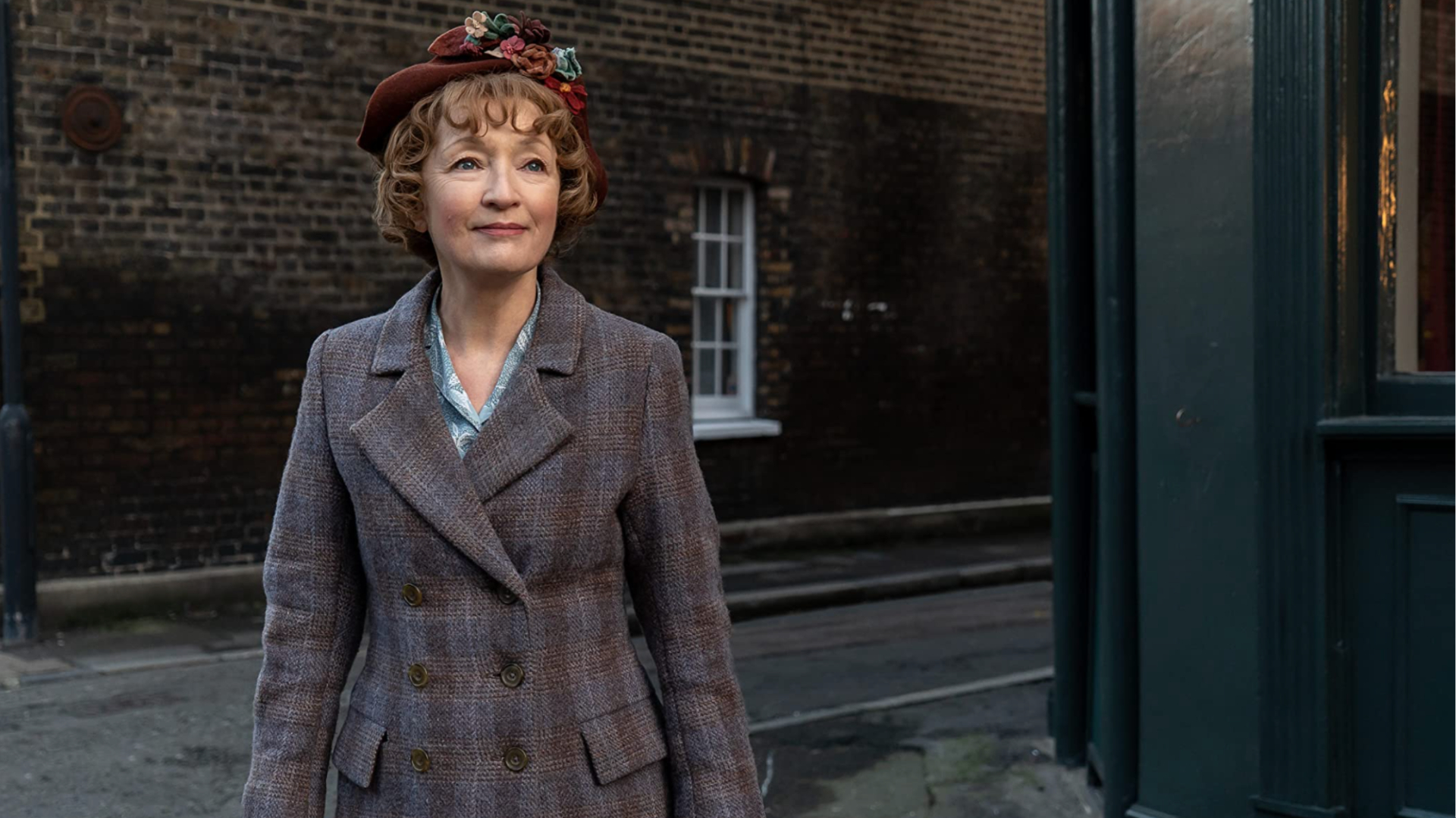 Lesley Manville dans Mme Harris va à Paris