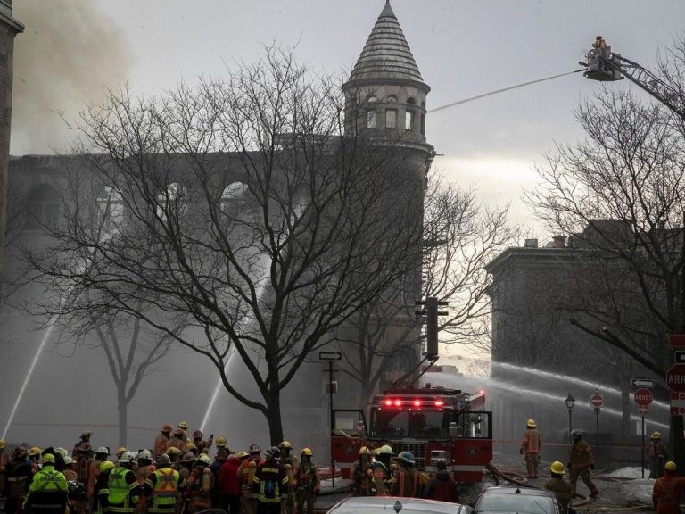 Au moins 6 personnes portées disparues suite à l’incendie de jeudi dans le Vieux-Montréal