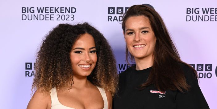 Amber Gill de Love Island réplique aux accusations selon lesquelles sa relation avec Jen Beattie est fausse

