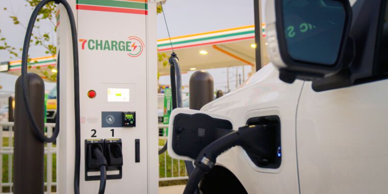 7-Eleven lance son propre réseau de recharge de véhicules électriques, 7Charge