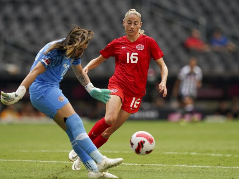 Une blessure au genou élimine la Canadienne Janine Beckie de la Coupe du monde