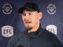 L'entraîneur-chef des Alouettes de Montréal Jason Maas s'adresse aux journalistes au Stade olympique le 15 mars 2023.