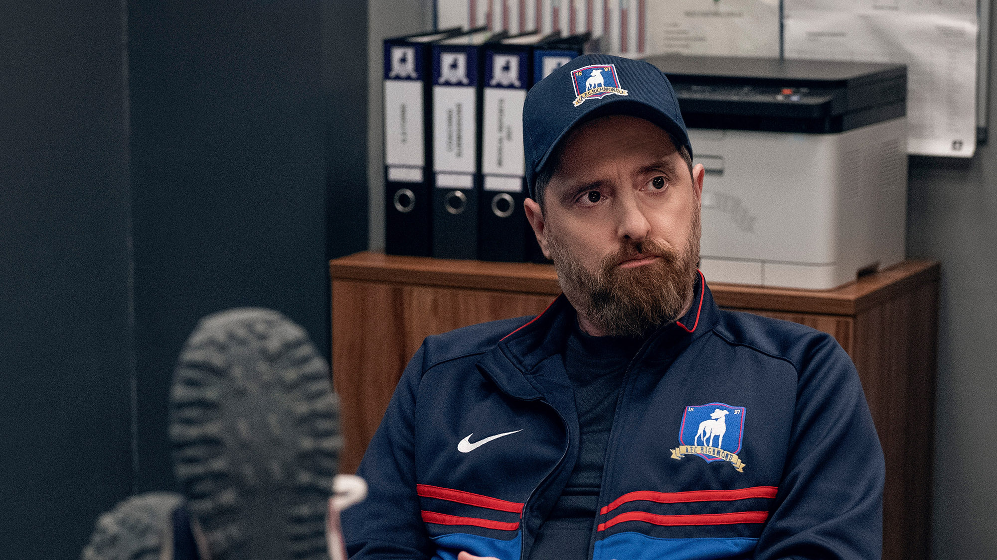 Brendan Hunt dans le rôle de Coach Beard dans la saison 3 de Ted Lasso