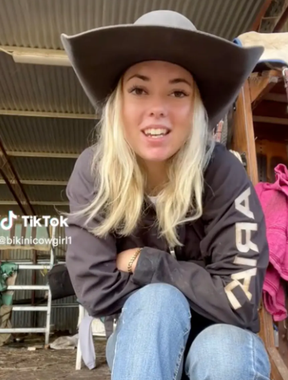 Storm Hogan prend TikTok par, euh, tempête.  BIKINI COWGIRL/ TIKTOK