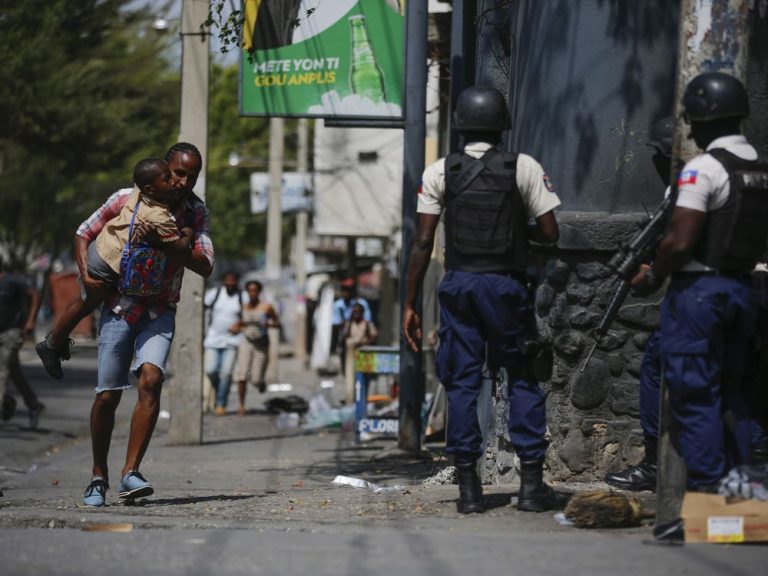 Haïti affirme que des véhicules blindés canadiens retardés entravent le plan de contrôle des gangs