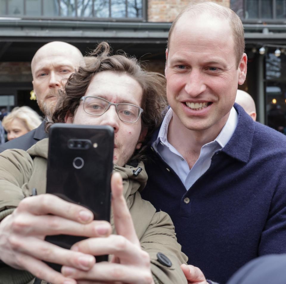 Le prince de Galles pose pour des photos à Varsovie – Chris Jackson/PA