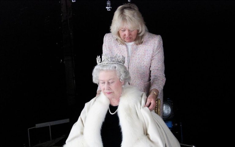 Comment la couturière de la reine Elizabeth II l’a impressionnée