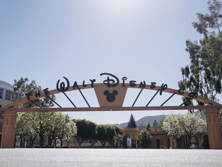 Disney entame la première vague de suppressions d’emplois avec pour objectif de supprimer 7 000 postes