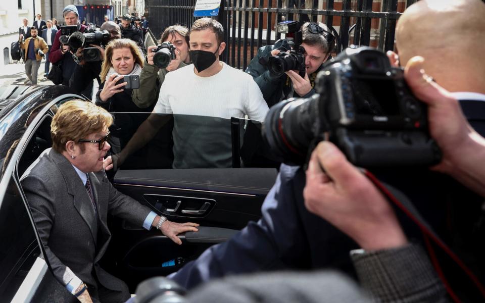 Sir Elton John est l'une des célébrités qui fait partie de l'action en justice intentée contre Associated Newspapers - Henry Nicholls/Reuters