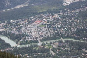 Les vues à 360 degrés sur les montagnes de Banff attirent des visiteurs du monde entier.  IAN SHANTZ/SOLEIL DE TORONTO