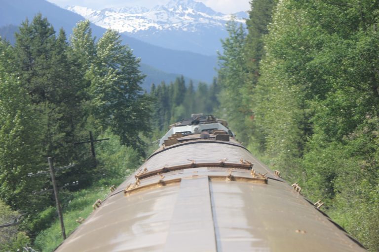 RAIL GOOD TIME: Suivez la beauté des Rocheuses canadiennes en train