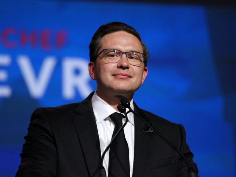 L’événement Pierre Poilievre a joué une chanson de Tragically Hip.  Et c’était problématique, presque