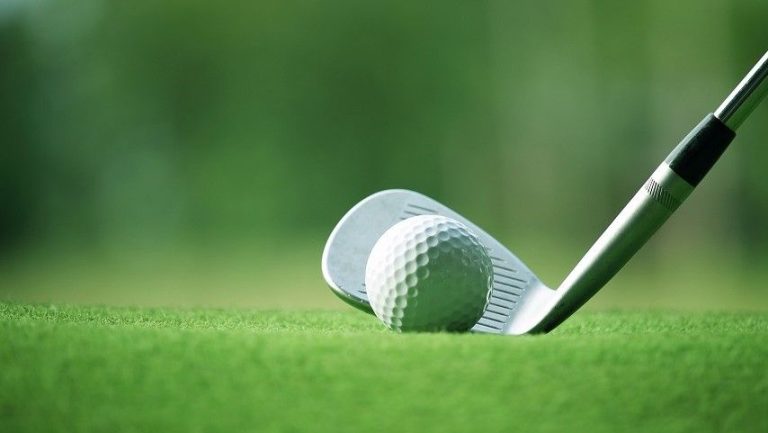 Vous aimez le golf ?  Répondez à cette enquête pour gagner une carte-cadeau Amazon de 300 $