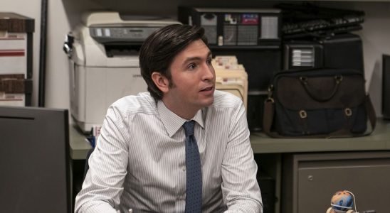 La star de la succession Nicholas Braun taquine les moments "grands" et "audacieux" pour Greg dans la saison 4