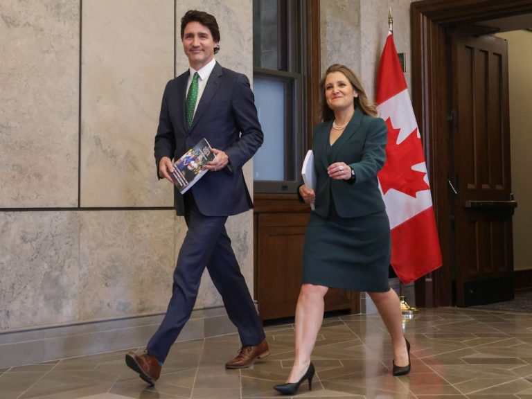 Un économiste de la Banque Scotia dénonce Trudeau et Freeland pour une augmentation des dépenses de 32 milliards de dollars