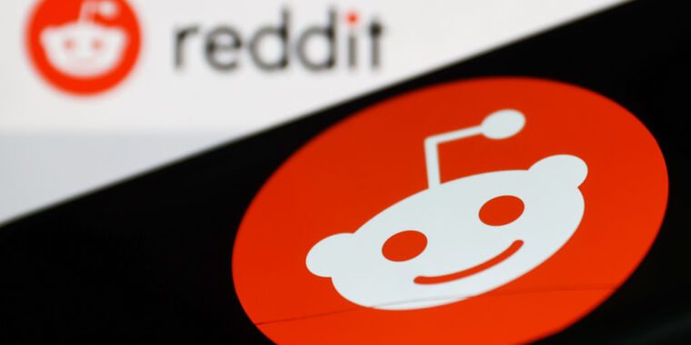 Reddit a réprimé le porno de vengeance, des creepshots avec un double pic de permabans