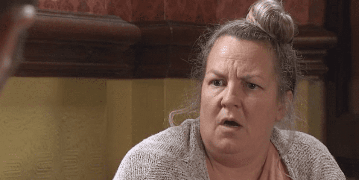 Karen Taylor d'EastEnders fait face à un ultimatum de choc de son fils Keanu

