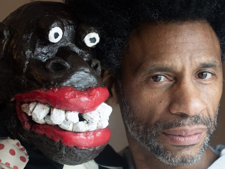 Un artiste noir de Montréal ne changera pas la marionnette qui, selon les groupes, ressemble à un blackface