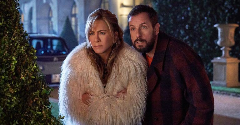 Revue Murder Mystery 2: les films Netflix d'Adam Sandler s'améliorent
