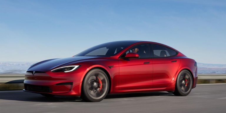 2023 Tesla Model S et X ajoutent une peinture rouge jolie mais chère à 3000 $