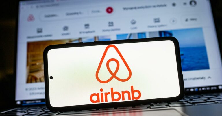 Airbnb interdit aux personnes « susceptibles de voyager » avec des utilisateurs interdits