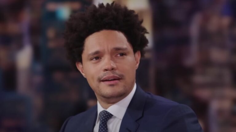 Après le départ du Daily Show de Trevor Noah, l'écrivain Josh Johnson parle de tout ce qu'il a appris en travaillant avec le comédien
