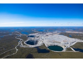 Mine de diamants Ekati dans les Territoires du Nord-Ouest