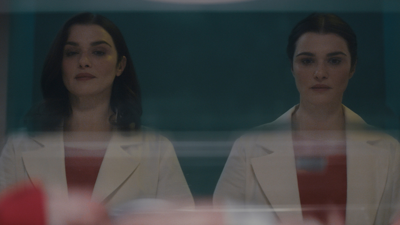 Bande-annonce de Dead Ringers : il s'avère que Rachel Weisz a perdu la tête
