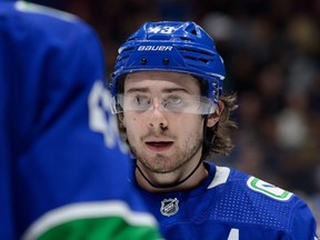 Quinn Hughes a cette concentration laser pour être excellent sur la glace, bon sur le banc et dans la salle.