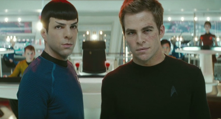 Chris Pine dit que la franchise cinématographique "Star Trek" "se sent comme maudite", l'appelle "frustrant" d'être tenu à l'écart de "Star Trek 4" le plus populaire doit être lu
	
	
