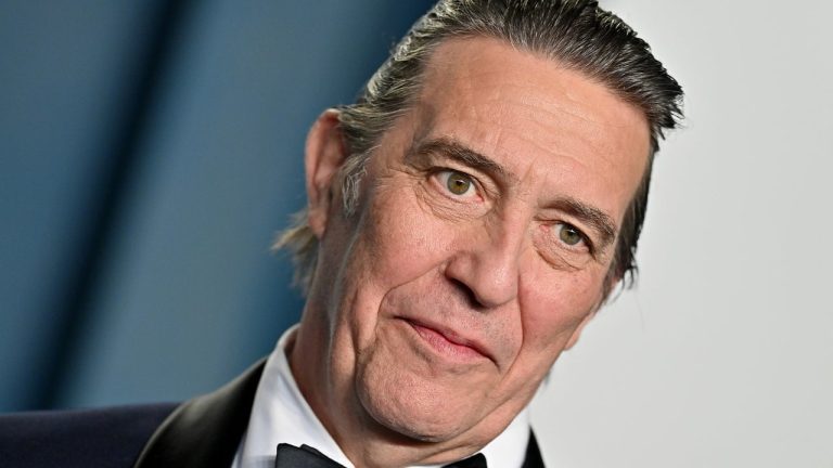 Ciarán Hinds de Game of Thrones rejoint la saison 2 du Seigneur des anneaux : Les anneaux de pouvoir
