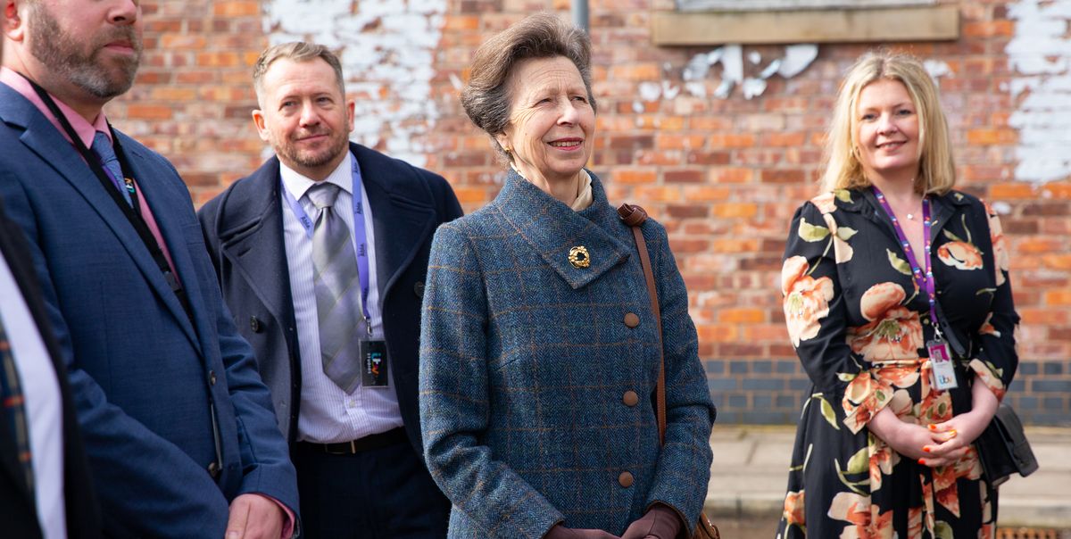 Coronation Street visitée par la princesse Anne à propos du scénario d'une attaque à l'acide

