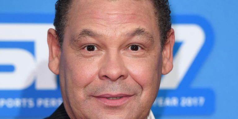 Craig Charles de Red Dwarf s'est précipité à l'hôpital après être tombé malade en direct à la radio

