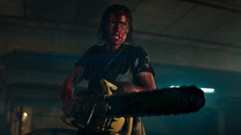 Critique d'Evil Dead Rise : la suite horrible adopte une approche diaboliquement comique de la maternité
