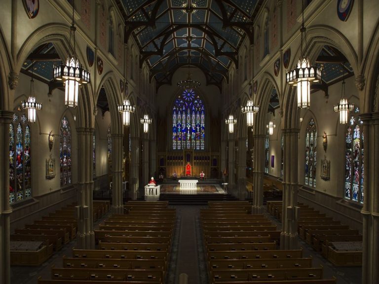 Des centaines de personnes devraient assister à la messe du nouvel archevêque de Toronto, Frank Leo, choisi par le pape