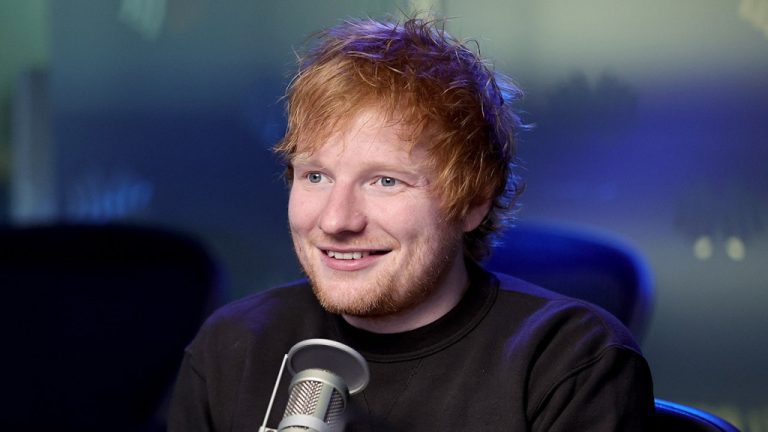 Ed Sheeran se lance dans un voyage intime dans les nouvelles docu-séries Disney + "Ed Sheeran: la somme de tout"
