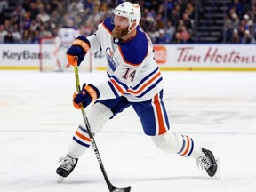 Mattias Ekholm « va comme un gant à notre équipe », a déclaré l'entraîneur-chef des Oilers Jay Woodcroft.  