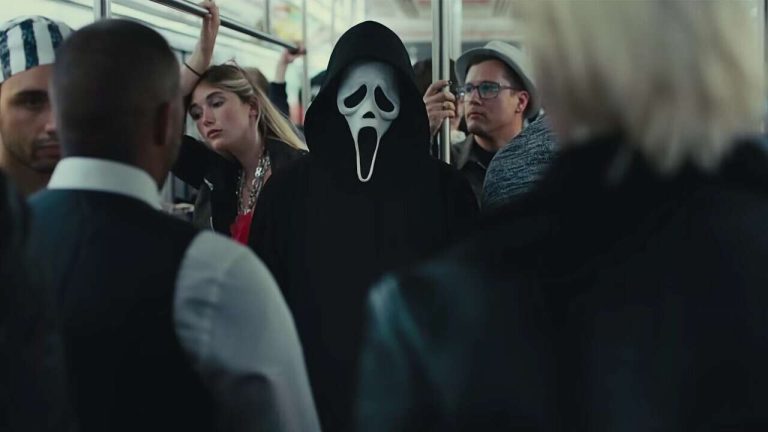 Ghostfaces de Scream 6 se promène maintenant pour commercialiser le film
