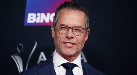 Guy Pearce s'excuse d'avoir remis en question les rôles que les acteurs trans peuvent jouer : "Je comprends à quel point c'est insensible"