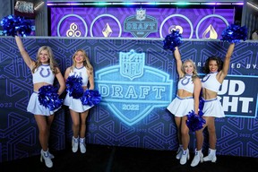 Les pom-pom girls des Colts d'Indianapolis avant le premier tour du repêchage de la NFL 2022.