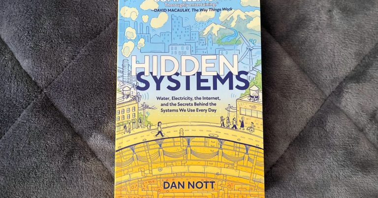 Hidden Systems est un livre qui pourrait apprendre à vos enfants comment fonctionne Internet